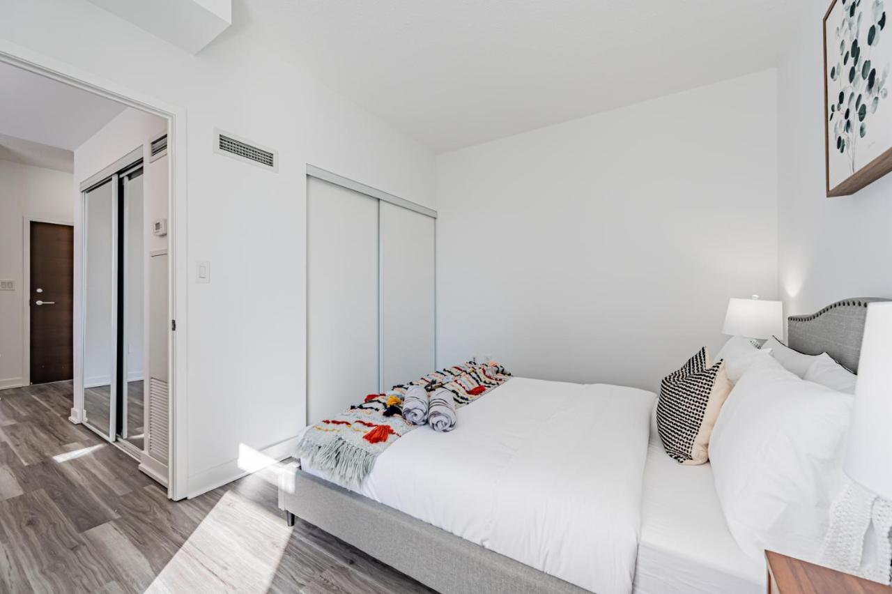 Leckie Luxurious Suites Toronto Exteriör bild