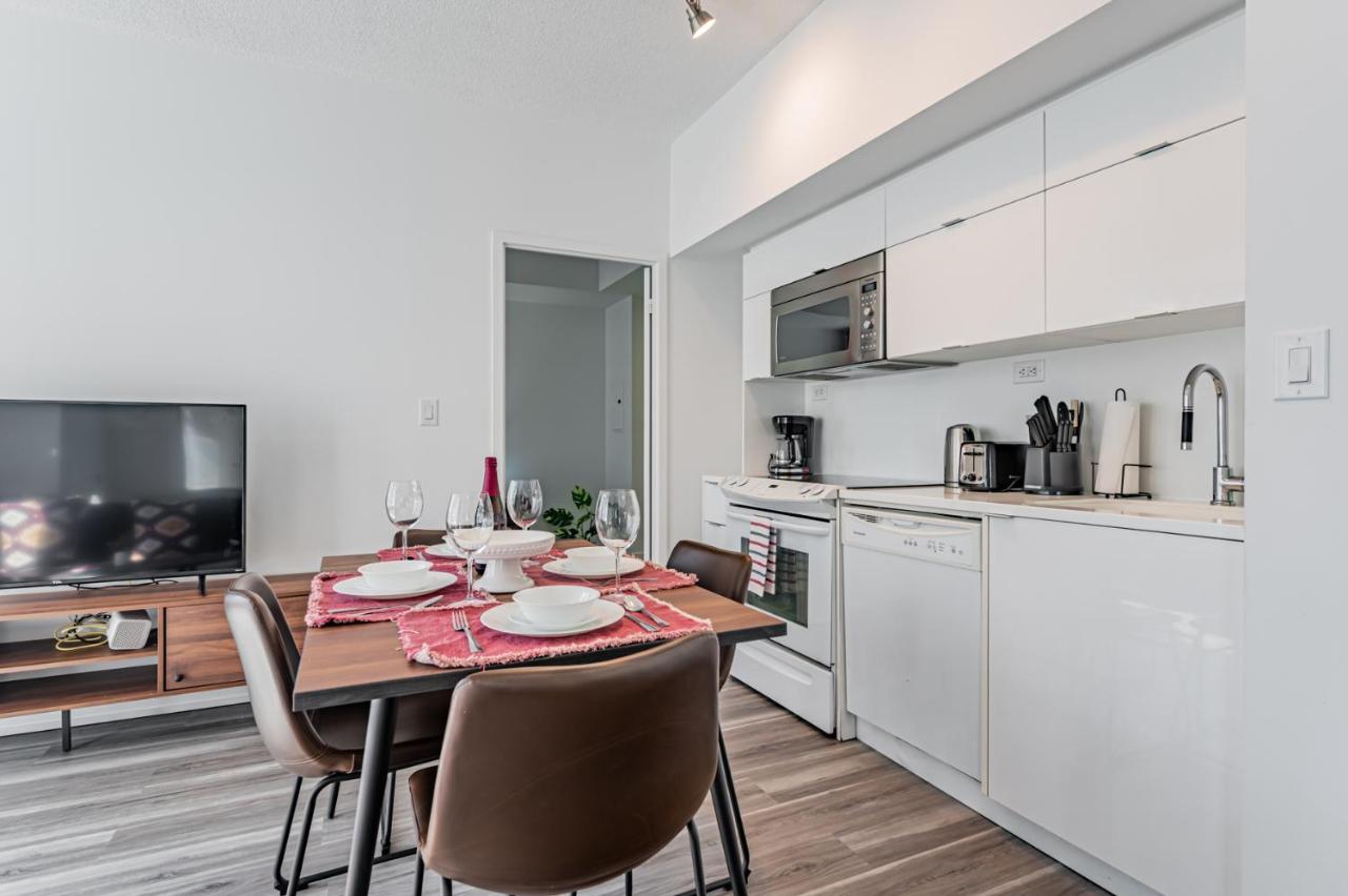 Leckie Luxurious Suites Toronto Exteriör bild